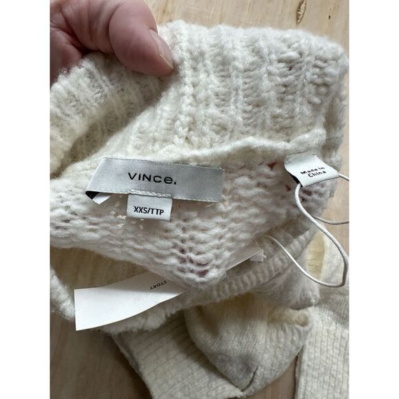 Vince NWT Turtleneck Wool Blend Sweater Beige Size XXS Chunky Knit Side Slits - Picture 3 of 6